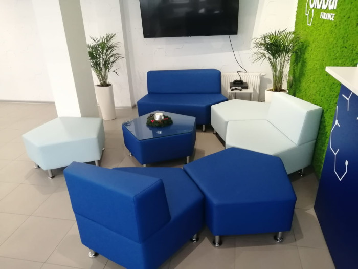 Recenzia Global Finance, Bratislava 1